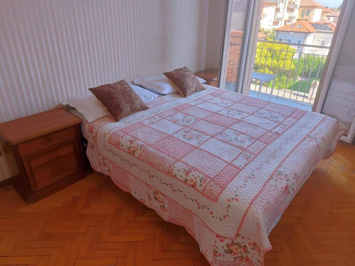Cozy Room With Queen Bed 温馨双人大房间 Местре Екстер'єр фото